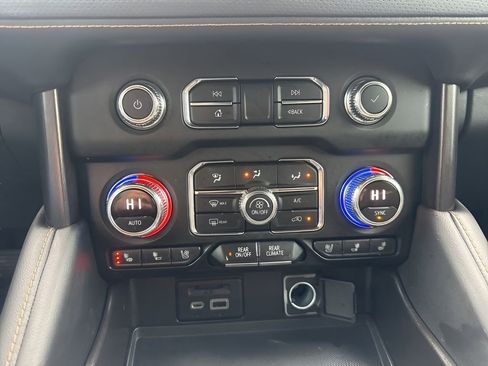 Used 2021 GMC Yukon AT4 w/ AT4 Premium Plus Package AWD/4WD image 23