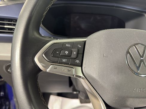 Used 2022 Volkswagen Taos SE FWD image 19