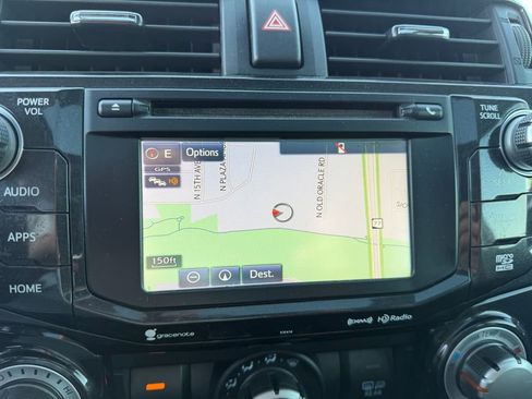 Used 2018 Toyota 4Runner TRD Off-Road Premium AWD/4WD image 10