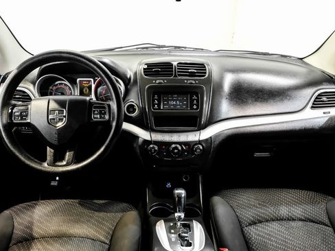 Used 2017 Dodge Journey SE image 18