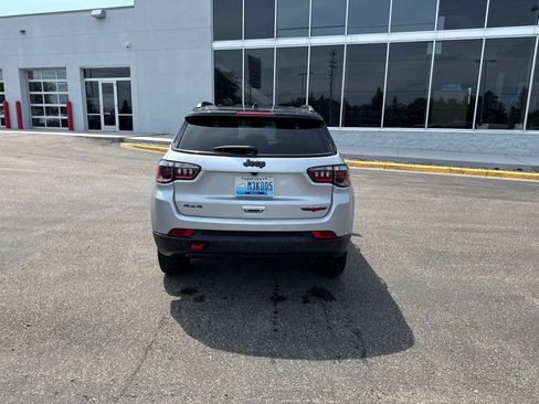 Used 2025 Jeep Compass Trailhawk AWD/4WD image 4