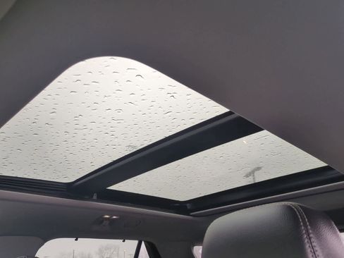 Used 2021 Ford Explorer Limited w/ Equipment Group 301A image 19