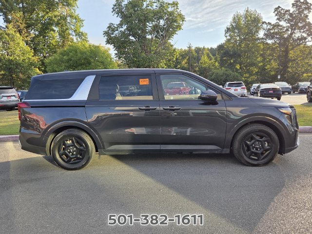 Used 2025 Kia Carnival FWD image 6