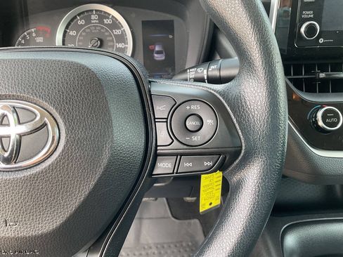 Used 2021 Toyota Corolla LE FWD image 19
