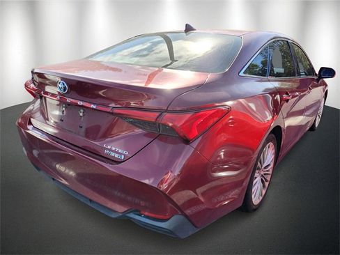 Used 2021 Toyota Avalon Limited w/ Advanced Safety Package image 3