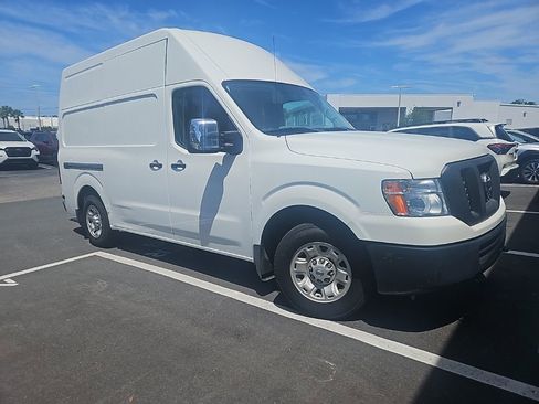 Used 2016 Nissan NV 2500 SV image 5