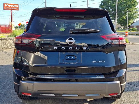 Used 2024 Nissan Rogue SL w/ SL Premium Package AWD/4WD image 6