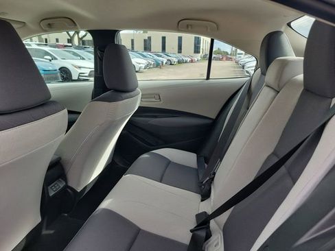 Used 2025 Toyota Corolla LE image 6