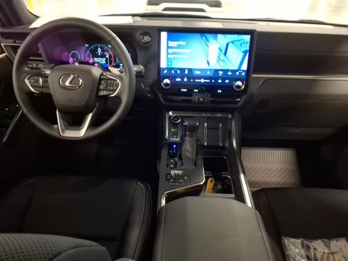 New 2026 Lexus GX 550 AWD/4WD image 11