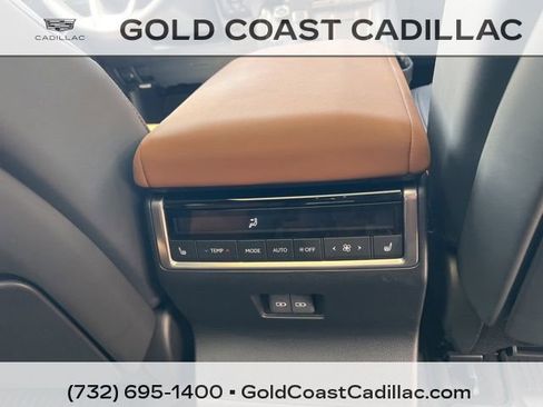 Used 2024 Lexus GX 550 w/ Accessory Package (31) AWD/4WD image 9