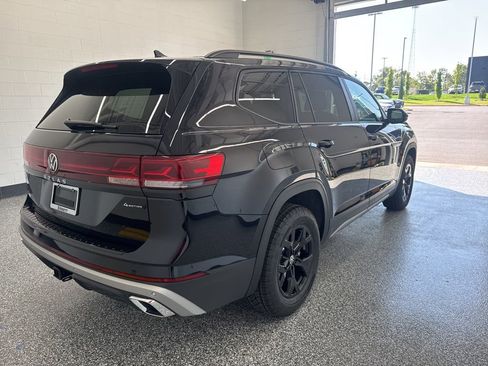 New 2026 Volkswagen Atlas Peak Edition AWD/4WD image 4