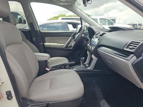 Used 2017 Subaru Forester 2.5i Limited AWD/4WD image 9