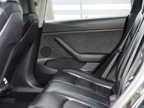 Used 2023 Tesla Model 3 Standard Range RWD image 13