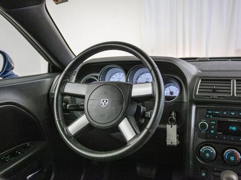 Used 2009 Dodge Challenger R/T image 4