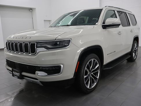 Used 2022 Jeep Wagoneer Series II w/ Premium Group I image 6