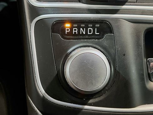 Used 2015 Chrysler 200 C FWD image 12