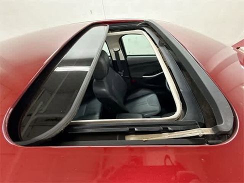 Used 2014 Ford Focus SE w/ Equipment Group 201A image 6