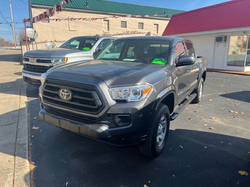 Used 2023 Toyota Tacoma 2WD Double Cab image 2