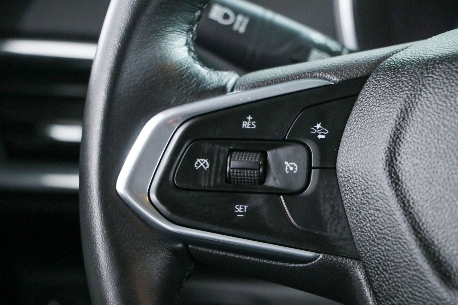 Used 2021 Chevrolet TrailBlazer LT w/ Premium Seating Package FWD image 13