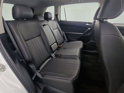 Used 2023 Volkswagen Tiguan SE image 26