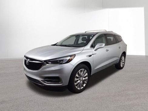 Used 2019 Buick Enclave Essence FWD image 2
