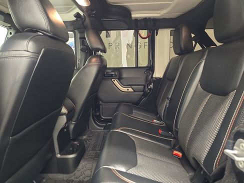 Used 2017 Jeep Wrangler Unlimited Sahara AWD/4WD image 18
