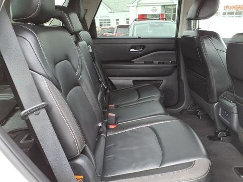 Certified 2023 Nissan Pathfinder SL w/ Lighting Package (N92) AWD/4WD image 7