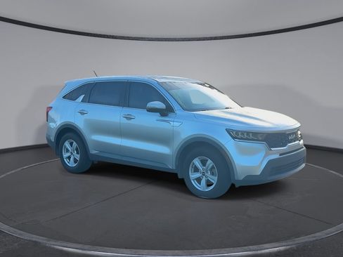 Used 2022 Kia Sorento LX FWD image 2