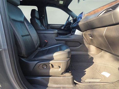 Used 2021 Chevrolet Suburban Z71 image 13