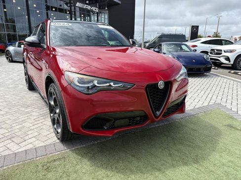 Used 2024 Alfa Romeo Stelvio Veloce AWD/4WD image 8