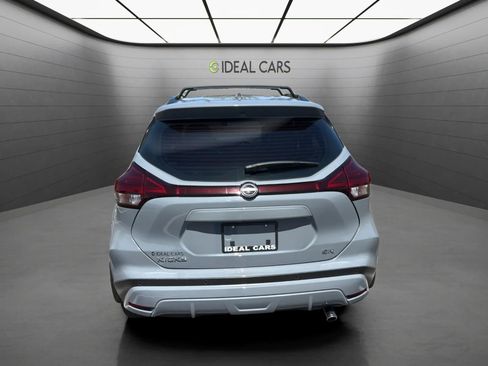 Used 2022 Nissan Kicks SR w/ Premium Package FWD image 7