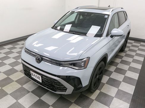 New 2026 Volkswagen Taos SEL AWD/4WD image 6