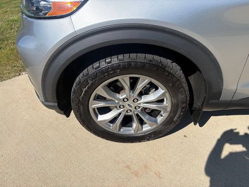 Used 2023 Ford Explorer XLT w/ Equipment Group 202A AWD/4WD image 63