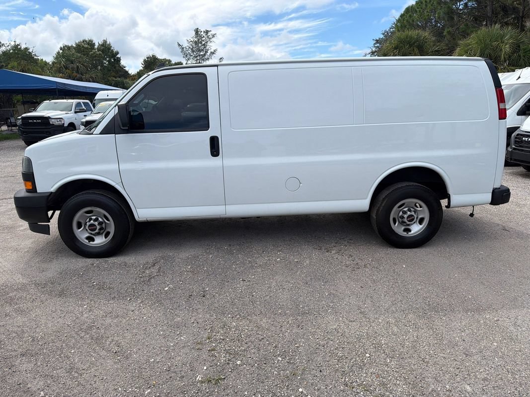 Used 2023 GMC Savana 3500 w/ Driver Convenience Package RWD image 2