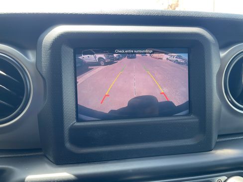 Used 2019 Jeep Wrangler Unlimited Sport S AWD/4WD image 23