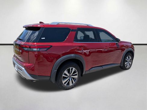 Used 2024 Nissan Pathfinder SL FWD image 4