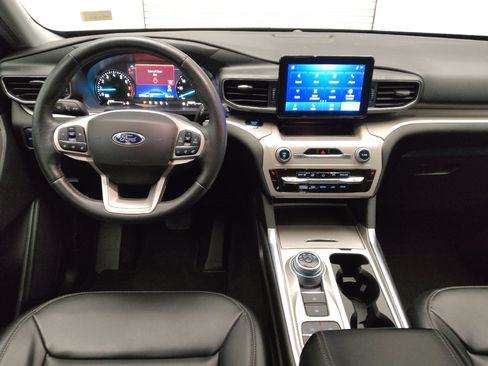 Used 2024 Ford Explorer XLT w/ Equipment Group 202A image 22