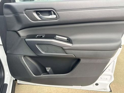 New 2026 Nissan Pathfinder SL image 19