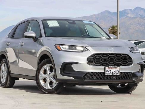 Used 2025 Honda HR-V LX image 2