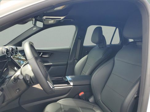 Certified 2025 Mercedes-Benz GLC 300 image 22