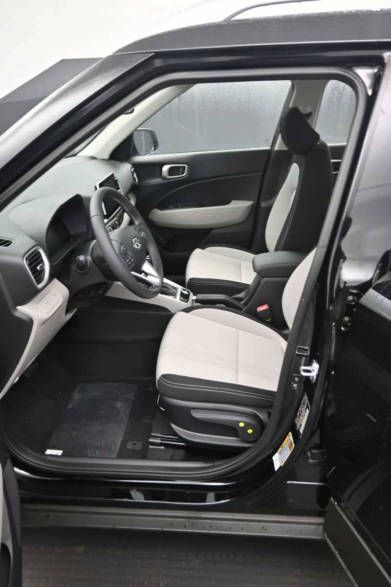 New 2026 Hyundai Venue SEL FWD image 20