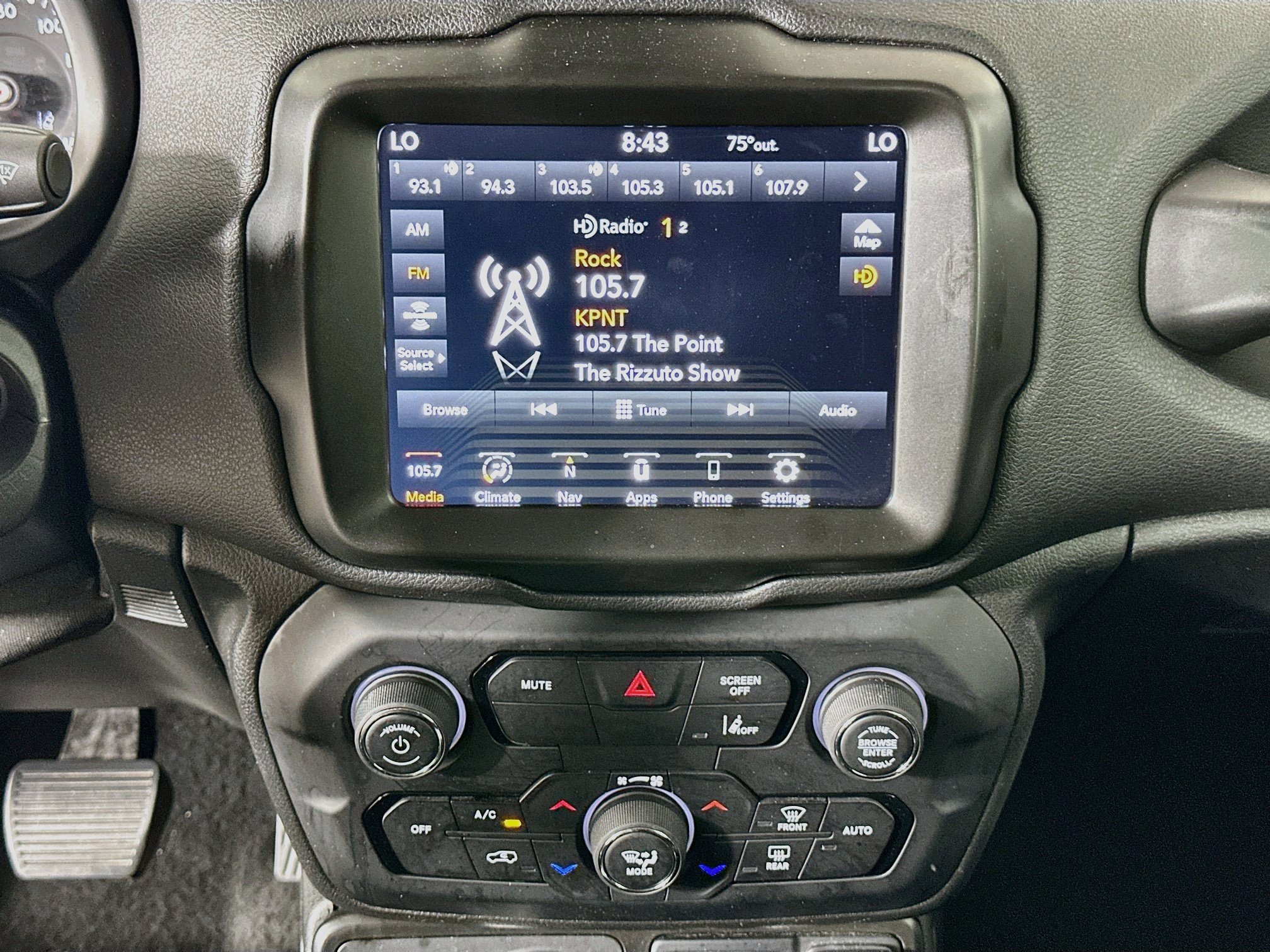 Used 2023 Jeep Renegade Latitude AWD/4WD image 21