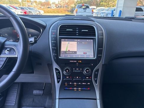 Used 2020 Lincoln Nautilus Reserve image 15