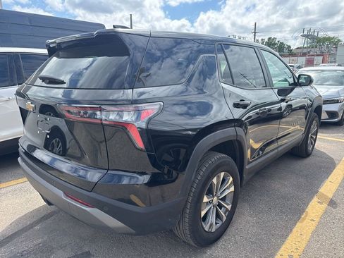 Used 2025 Chevrolet Equinox LT image 2