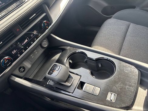Used 2026 Nissan Rogue SV FWD image 43