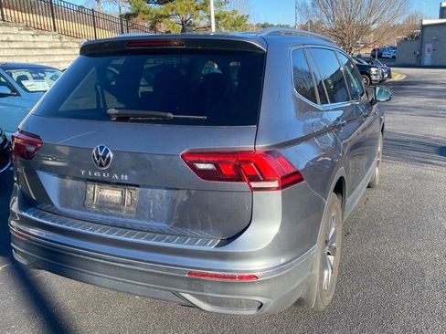 Used 2023 Volkswagen Tiguan SE image 4