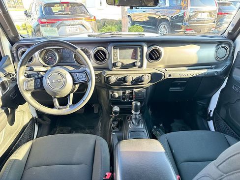 Used 2019 Jeep Wrangler Unlimited Sport S image 24