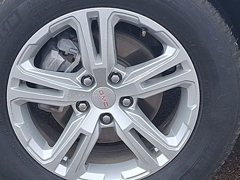 Used 2024 GMC Terrain SLE image 13