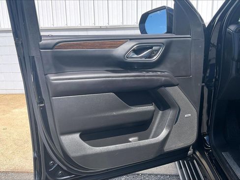 Used 2021 Chevrolet Suburban High Country w/ Premium Package AWD/4WD image 28