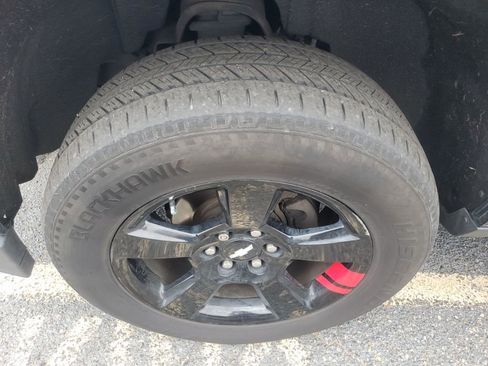 Used 2018 Chevrolet Silverado 1500 LTZ Z71 w/ Redline Edition image 7